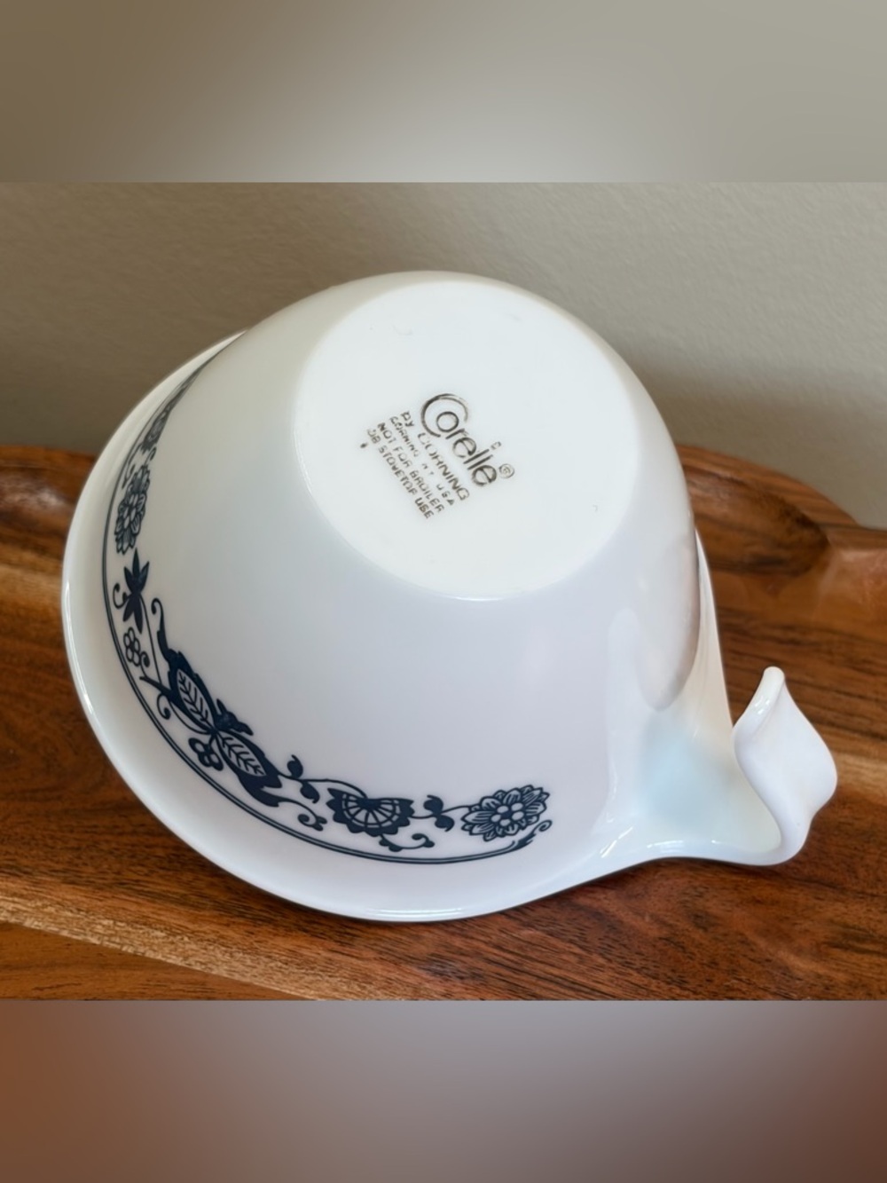 Corelle’s Old Town Blue Onion Hook Handle Cup - Picture 7 of 10